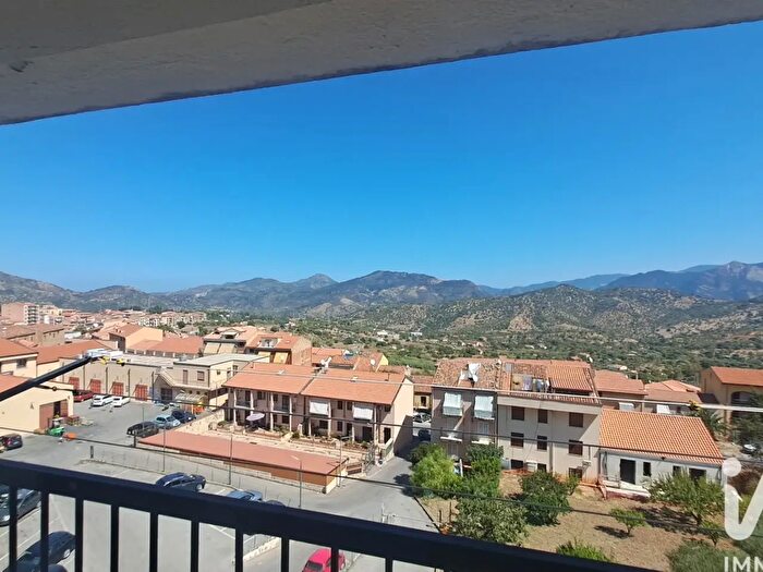 Casa con 6 locali in vendita in Via Vetriera, Castelbuono