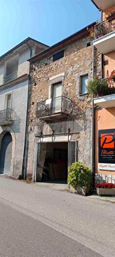 Casa trilocale in vendita in Pico