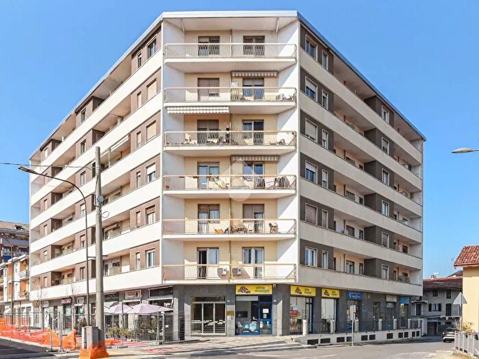 Appartamento quadrilocale in vendita in Via Fontane, Cirie