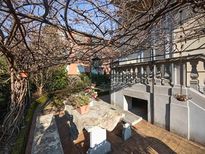 Appartamento quadrilocale in vendita in Via Toscana, Bologna