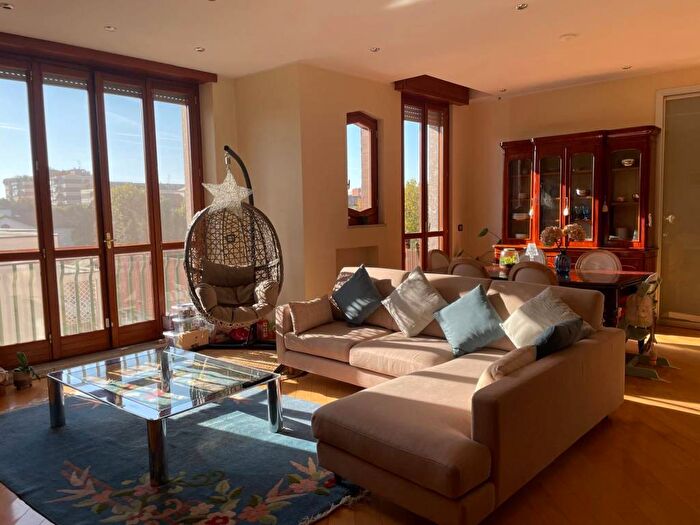 Appartamento trilocale in affitto in Via Mario Pagano, Pagano, Milano