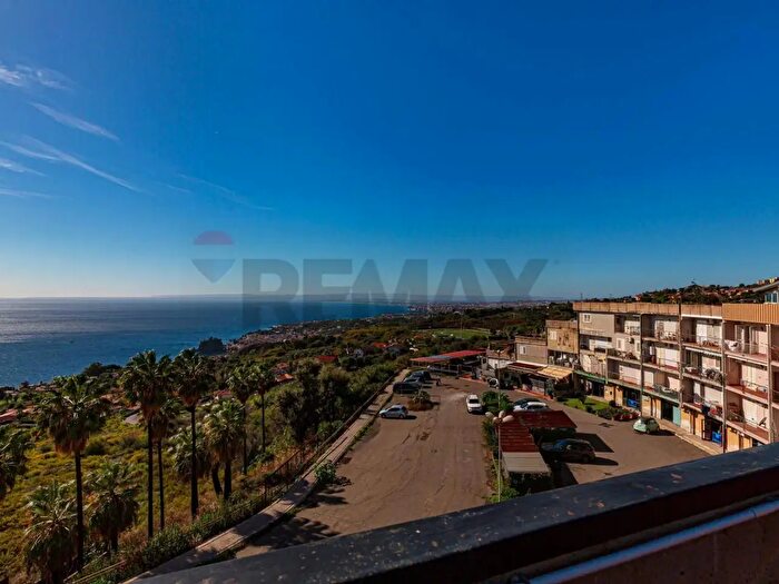 Appartamento con 12 locali in vendita in Via dei Ciclopi, Aci Catena