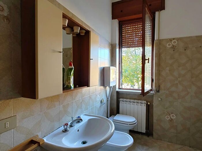 Appartamento trilocale in vendita in Gropparello