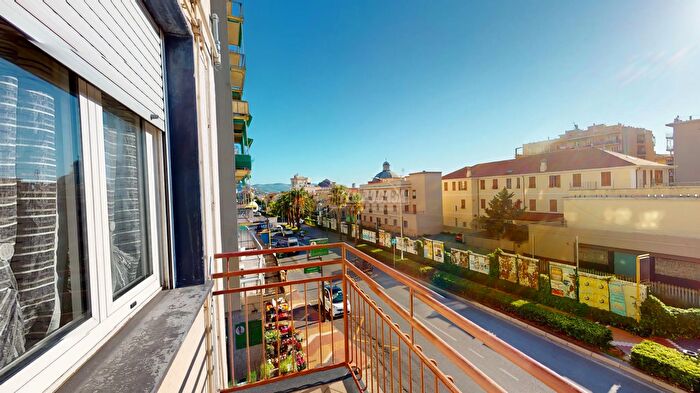 Appartamento quadrilocale in vendita in Via Aurelia, Loano