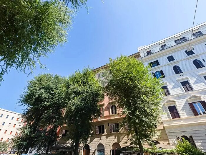 Appartamento bilocale in vendita in Viale Manzoni, Roma