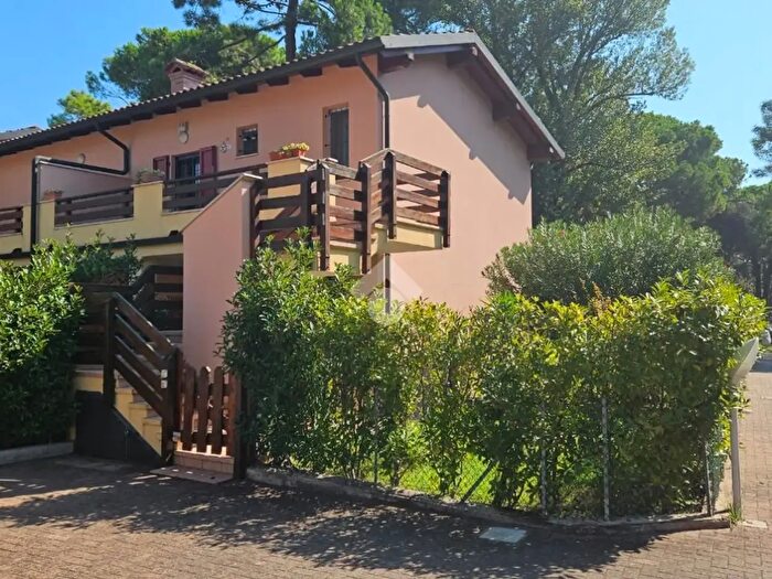 Appartamento trilocale in vendita in Viale delle Altee, Ravenna