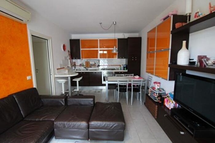 Appartamento trilocale in vendita in Via Sardegna, Jesi