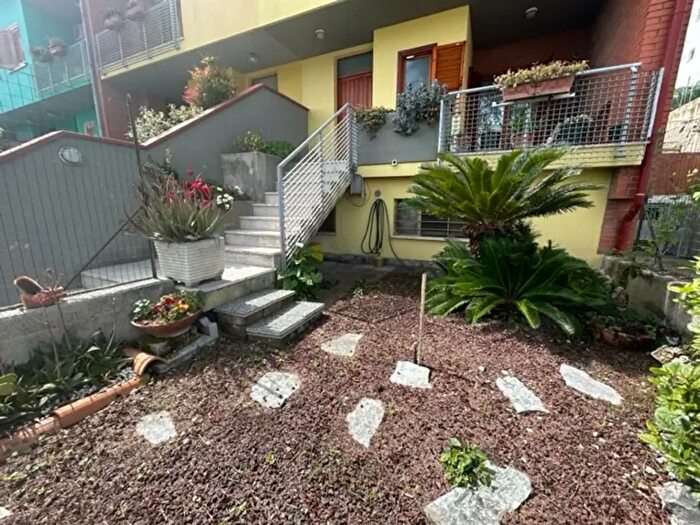Casa con 7 locali in vendita in Via Campania, Falconara Marittima