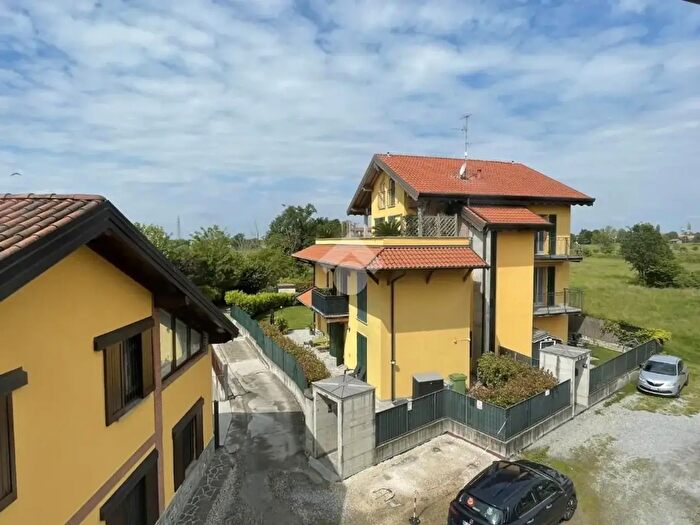 Case in Vendita e in Affitto - 3