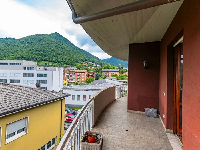 Appartamento quadrilocale in vendita in Via Crespi, Albino