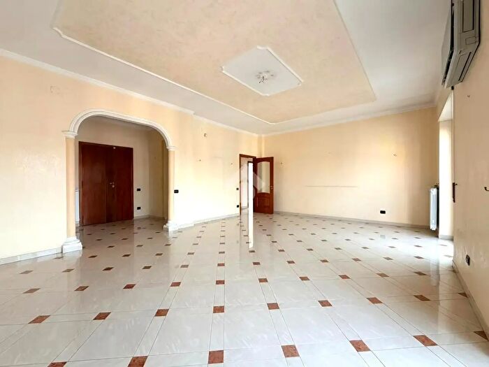 Appartamento con 5 locali in affitto in Via Giovanni Papini, San Giorgio A Cremano
