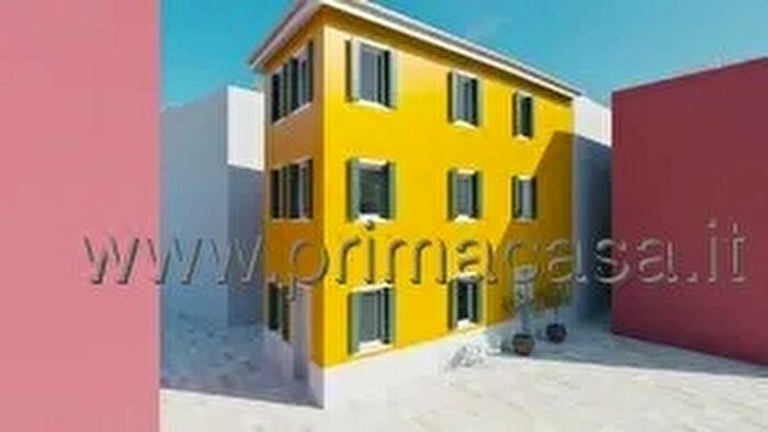 Appartamento trilocale in vendita in Via Sottomarina, Chioggia