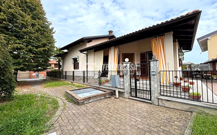 Casa con 5 locali in vendita in Via Bivanti Mazze, Mazze