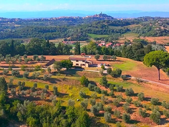 Casa con 6 locali in vendita in San Miniato