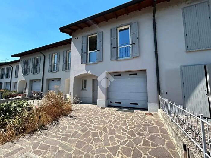 Casa quadrilocale in vendita in Via Don Lorenzo Milani, Romanengo