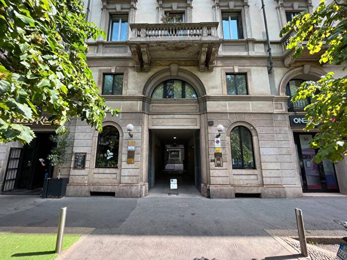 Appartamento bilocale in affitto in Piazza della Repubblica, Repubblica, Milano