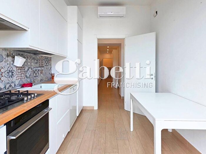 Appartamento trilocale in affitto in Via Luigi Galvani, Melchiorre Gioia, Milano