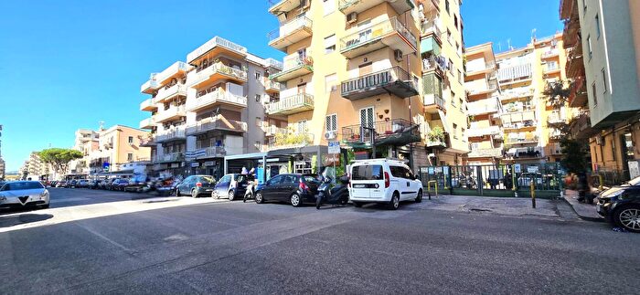 Appartamento quadrilocale in vendita in Via Gennaro Capuozzo, Napoli