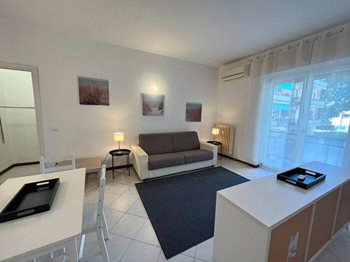 Appartamento monolocale in affitto in Via Ponale, Bignami Ponale, Milano