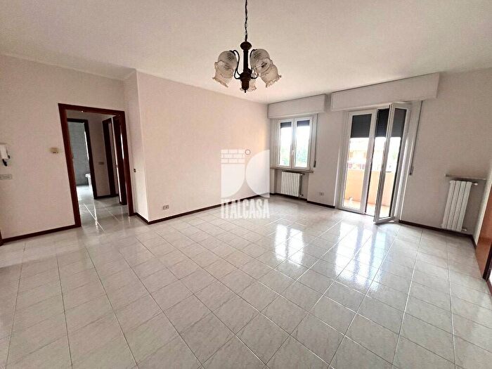 Appartamento trilocale in affitto in Via Parenza Bassa, Cerese, Borgo Virgilio