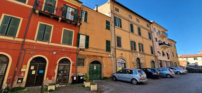 Appartamento trilocale in vendita in Via Franco Guidobaldi Genzano di Roma, Genzano Di Roma