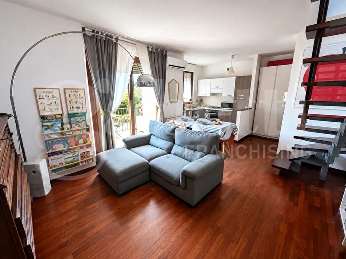 Appartamento quadrilocale in vendita in Via degli Ortacci, Deruta
