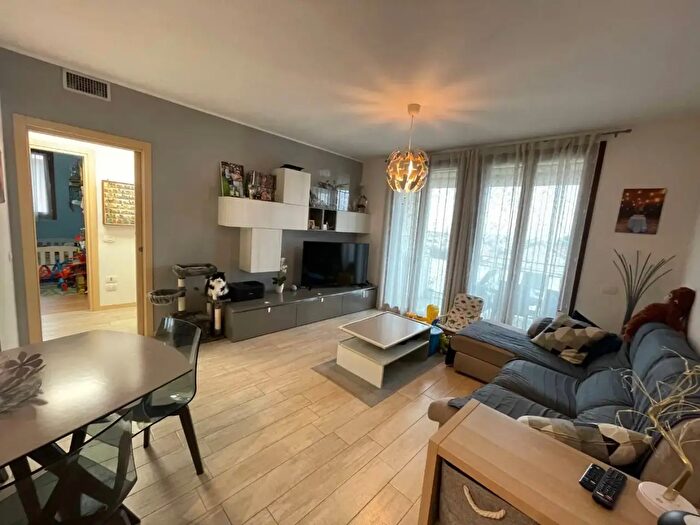 Appartamento trilocale in vendita in Via Monte Cervino, Brugherio