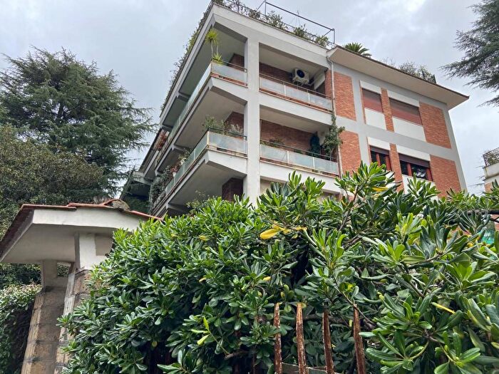 Appartamento con 5 locali in affitto in Via Romeo Rodriguez Pereira, Balduina, Roma