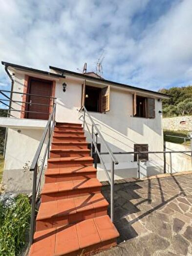 Casa con 5 locali in vendita in Savona