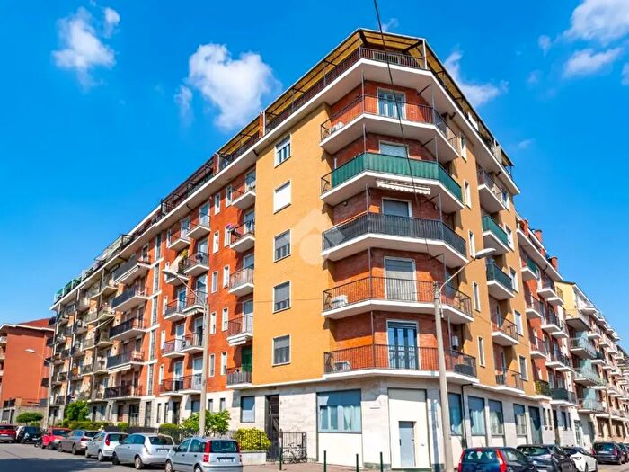 Appartamento bilocale in vendita in Via La Thuile, Torino