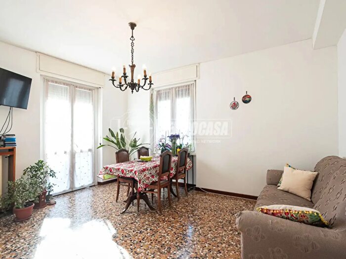 Appartamento trilocale in vendita in Mariano Comense