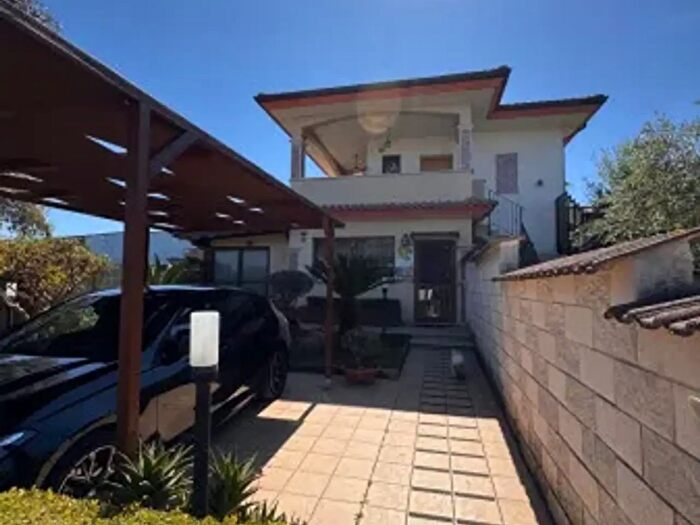 Casa quadrilocale in vendita in Via della Cannuccia, Anzio