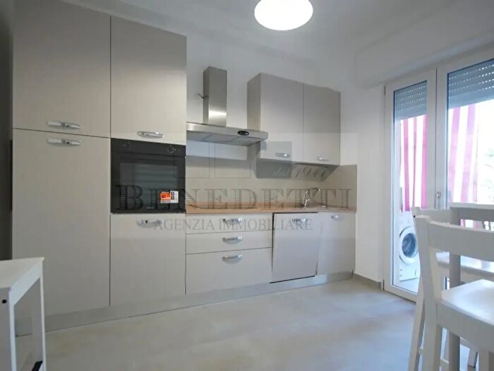 Appartamento con 5 locali in vendita in Pietrasanta