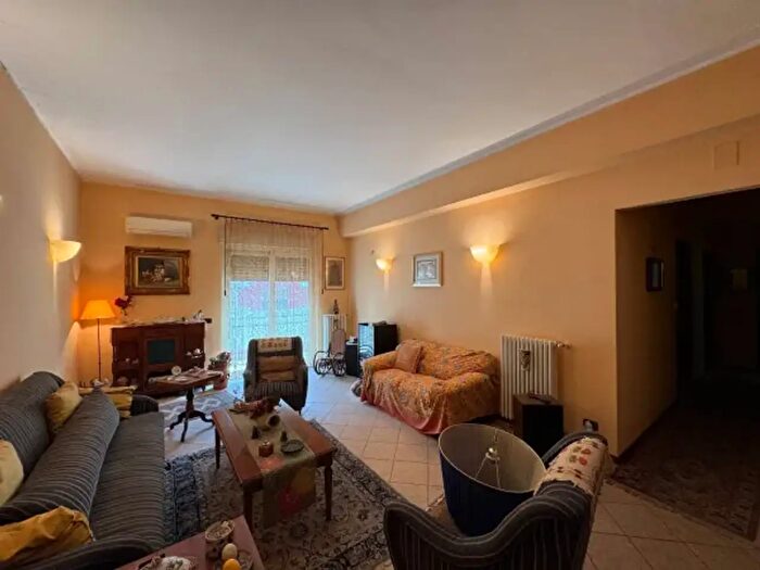 Appartamento con 5 locali in vendita in Via Camiciotti, Messina