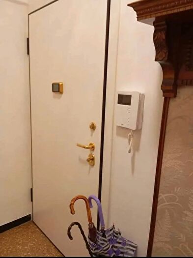 Appartamento trilocale in vendita in Via Catalani, Genova