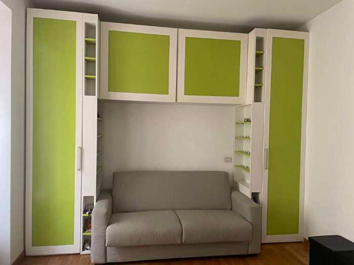 Appartamento monolocale in affitto in via ALESSI, Corso Genova, Milano