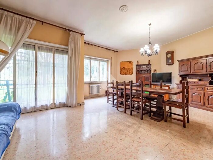 Appartamento quadrilocale in vendita in Via Francesco Pais Serra, Roma