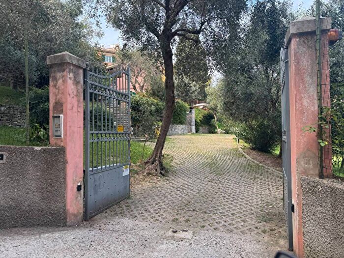 Appartamento con 5 locali in affitto in Via Emilio Granello, Quarto, Genova