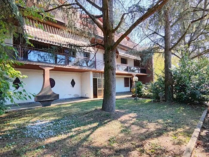 Casa con 8 locali in vendita in Via Carella Rivergaro, Rivergaro