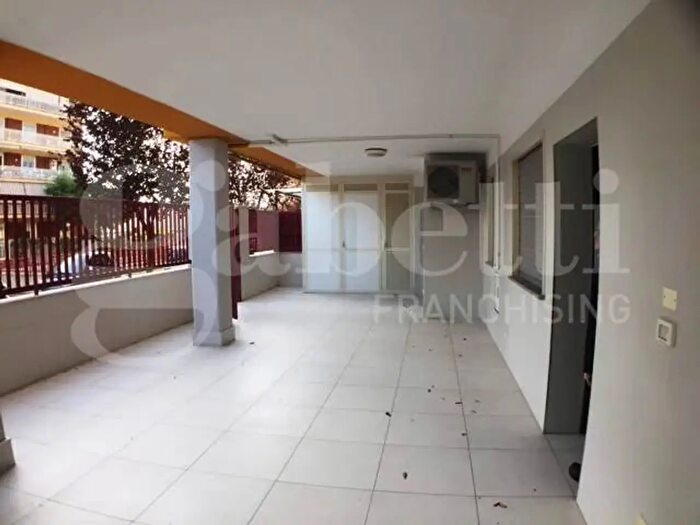 Appartamento trilocale in affitto in Via Barbarisco, Barletta