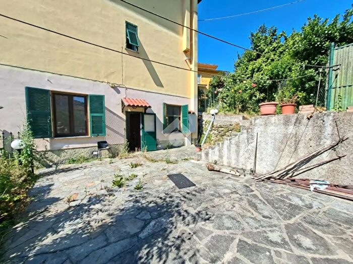 Appartamento quadrilocale in vendita in Via Padre Francesco Borghero, Ronco Scrivia