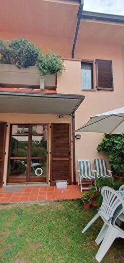 Casa quadrilocale in vendita in Pescia