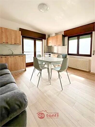 Appartamento trilocale in affitto in Via Ezio Vanoni Chiavenna So, Chiavenna