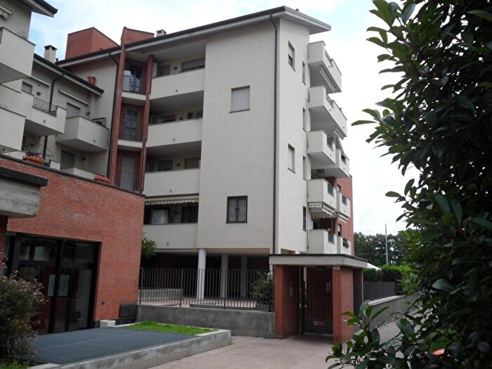 Appartamento bilocale in affitto in Via Francesco Petrarca, Stazione, Lissone
