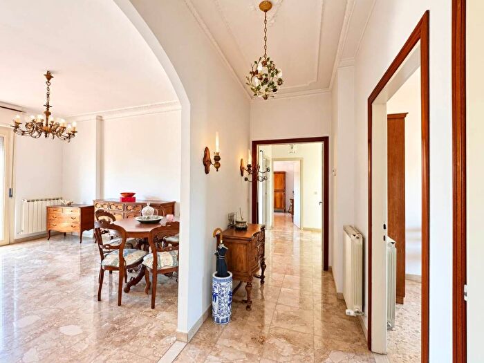 Appartamento con 5 locali in vendita in Città, Montevarchi