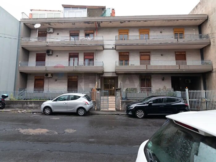 Appartamento quadrilocale in vendita in Via Sciarelle, Acireale