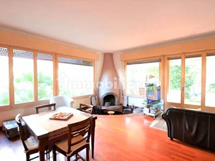 Casa con 6 locali in vendita in Viale Gran Sasso, Riccione