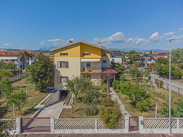 Casa con 6 locali in vendita in Via Dante Alighieri, Martignacco