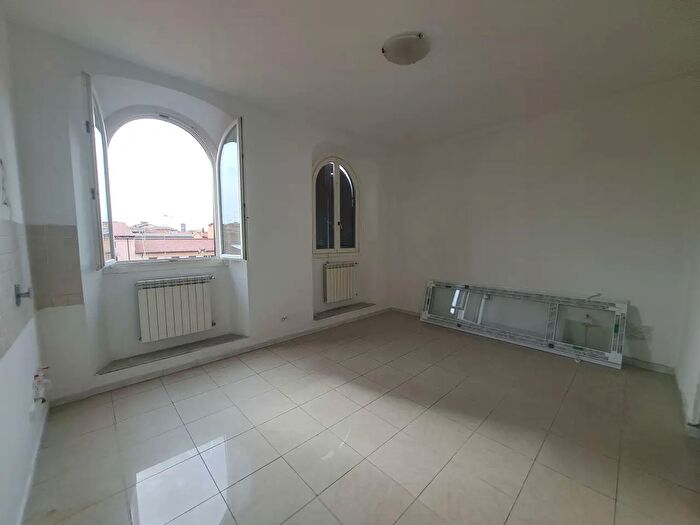 Appartamento bilocale in vendita in Via Mentana, Livorno