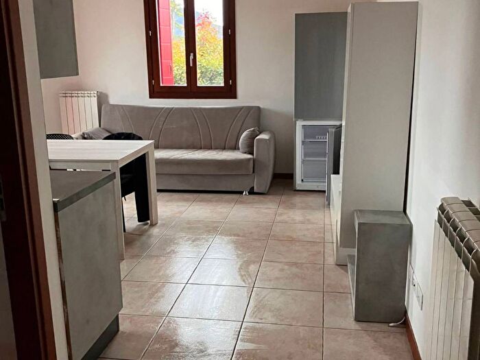 Appartamento bilocale in affitto in Meggiaro Alto, Este